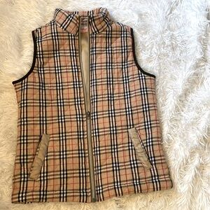 Quilted plaid zip up vest
Burbury “Look” brand is Pink Lilly
Size M